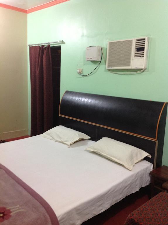Hotel Sandeep 2*