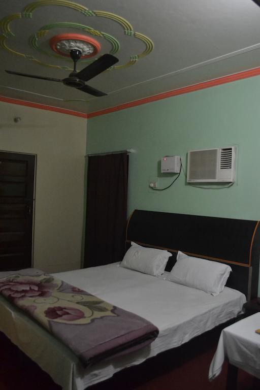 Sandeep 2* Varanasi